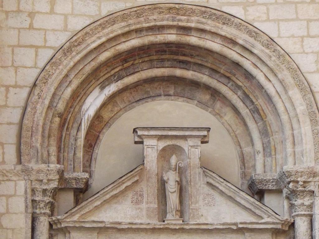 Апартаменты Le Logis De La Cathedrale Альби Номер фото